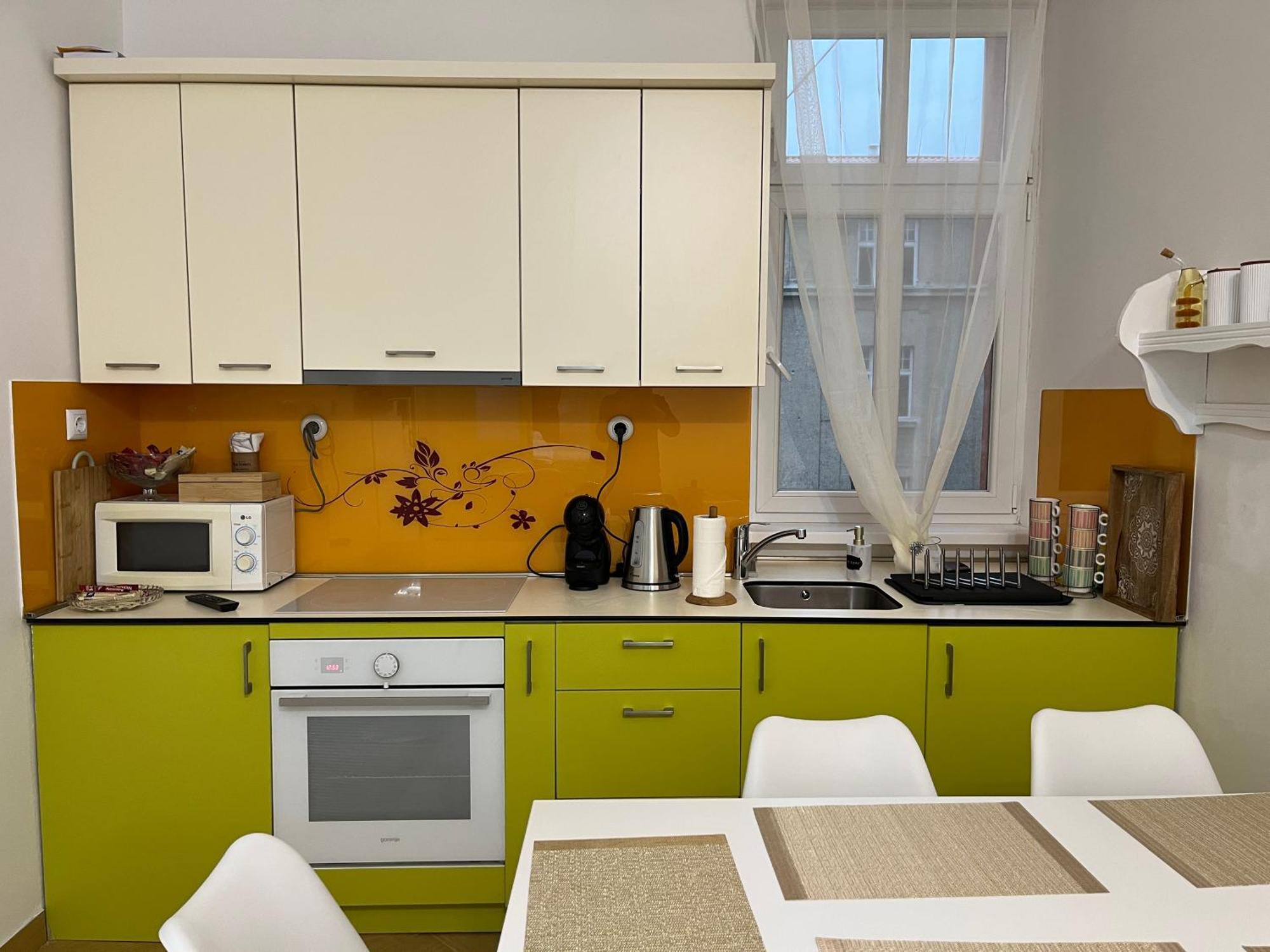 Main Street Retreat Apartment With Free Parking 사라예보 외부 사진