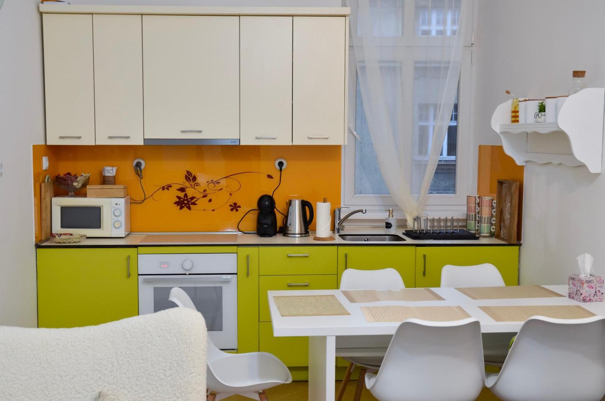 Main Street Retreat Apartment With Free Parking 사라예보 외부 사진