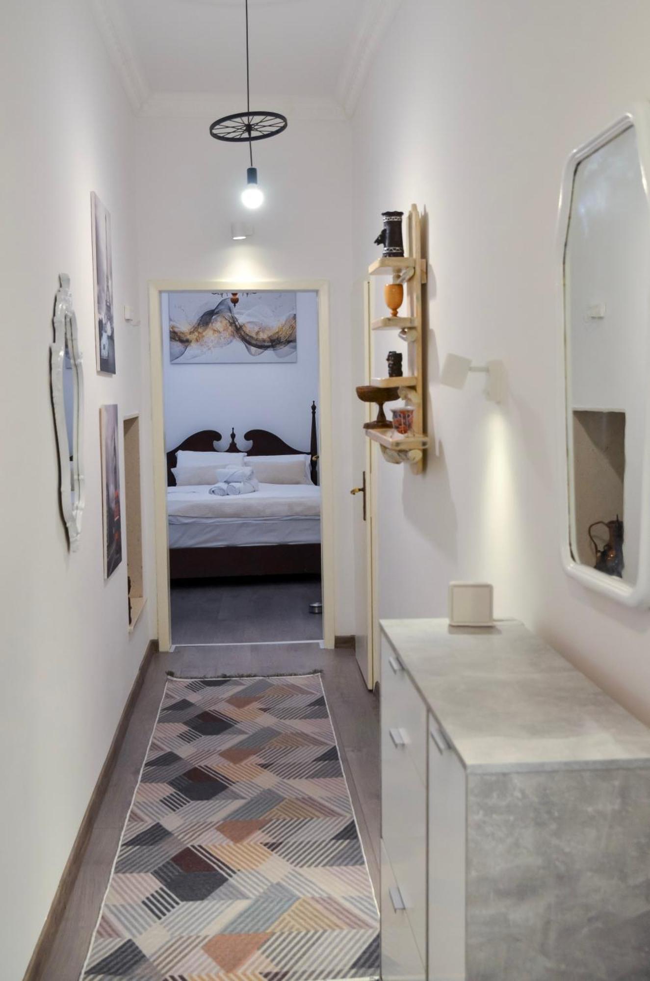 Main Street Retreat Apartment With Free Parking 사라예보 외부 사진