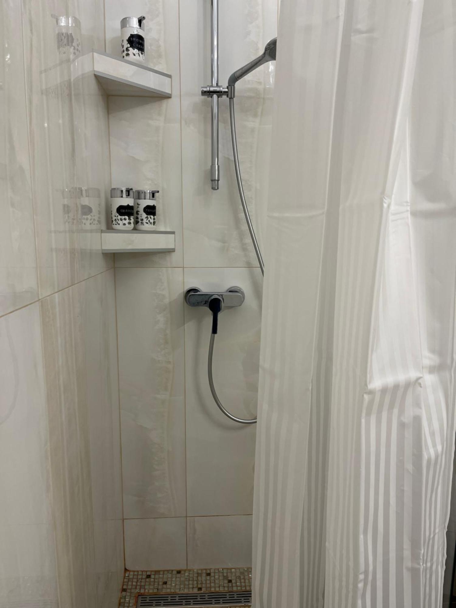 Main Street Retreat Apartment With Free Parking 사라예보 외부 사진