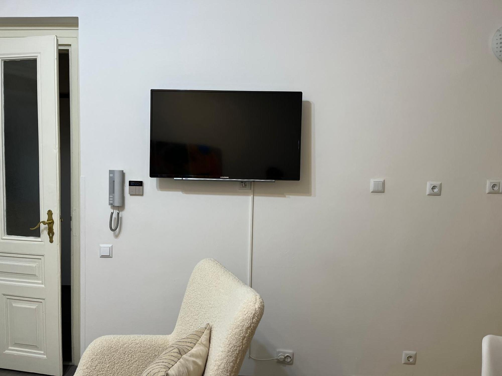 Main Street Retreat Apartment With Free Parking 사라예보 외부 사진