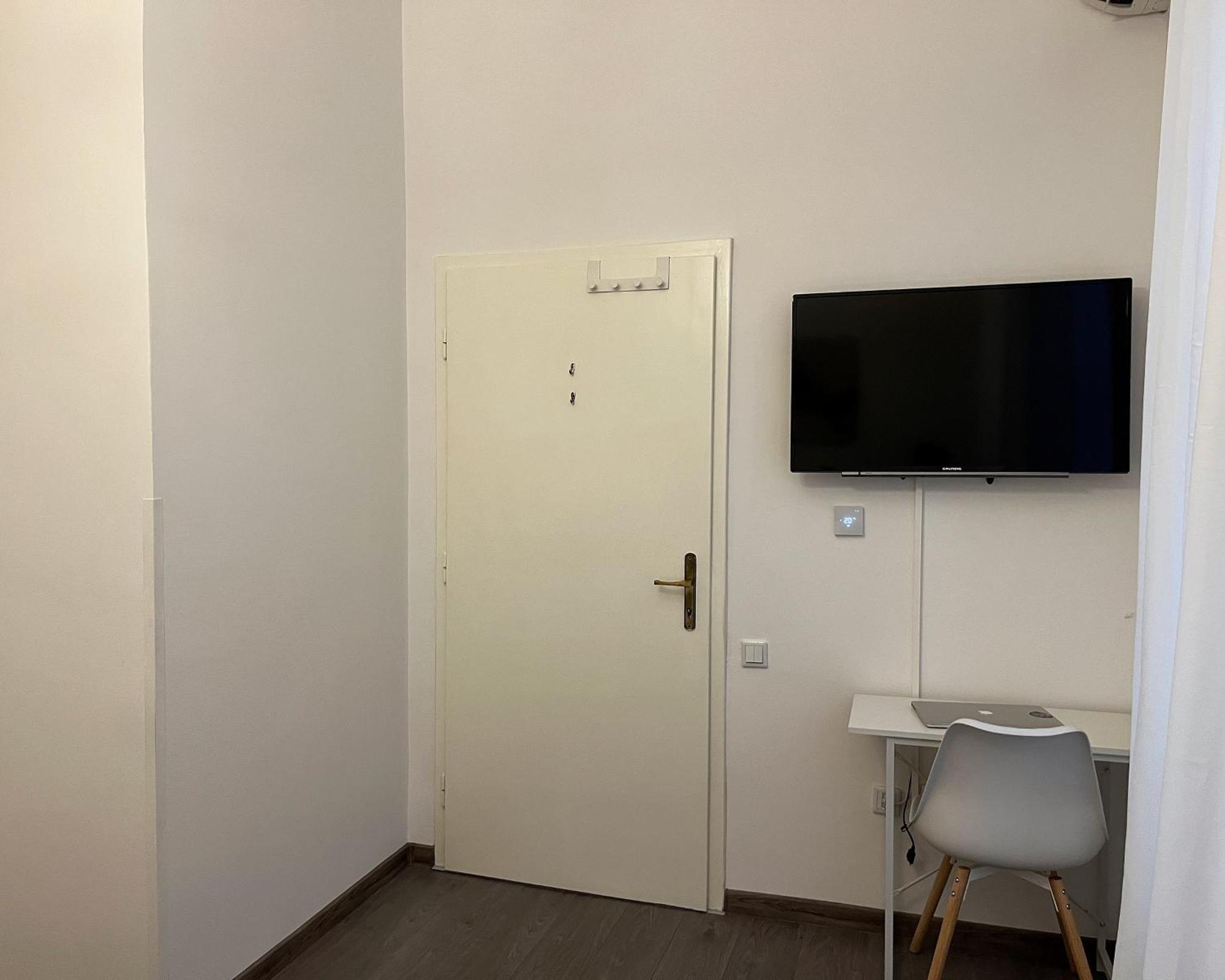 Main Street Retreat Apartment With Free Parking 사라예보 외부 사진