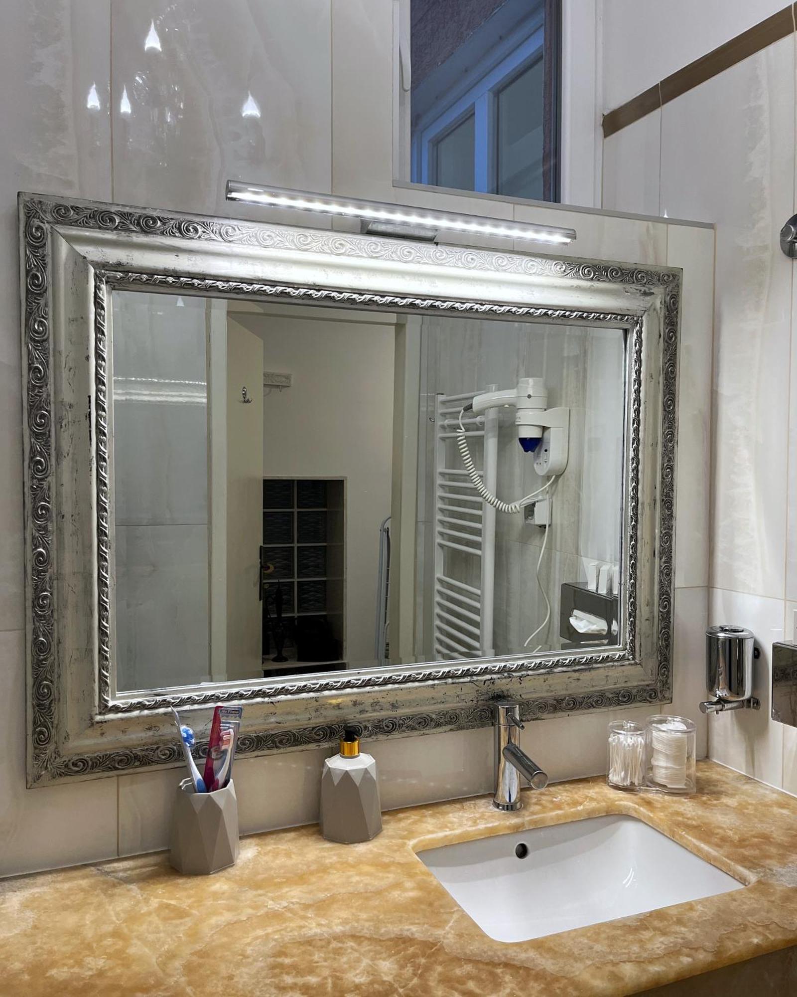 Main Street Retreat Apartment With Free Parking 사라예보 외부 사진